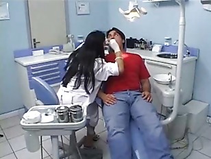 Dentystka puscila sie z pacjentem